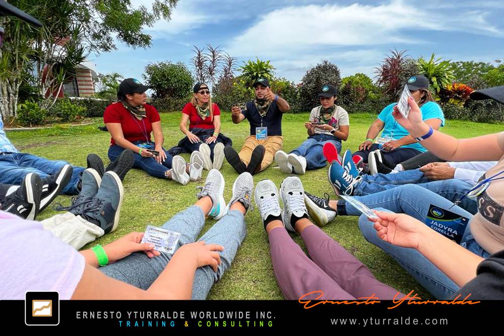 Team Building Play LATAM con cuerdas bajas como herramienta de aprendizaje vivencial