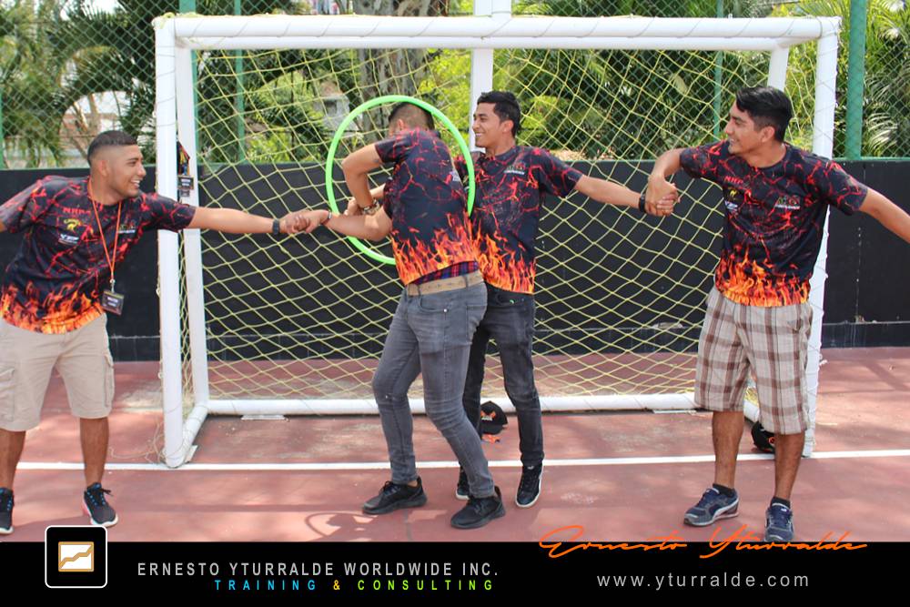 Team Building Play LATAM con talleres de cuerdas aplicados a equipos corporativos