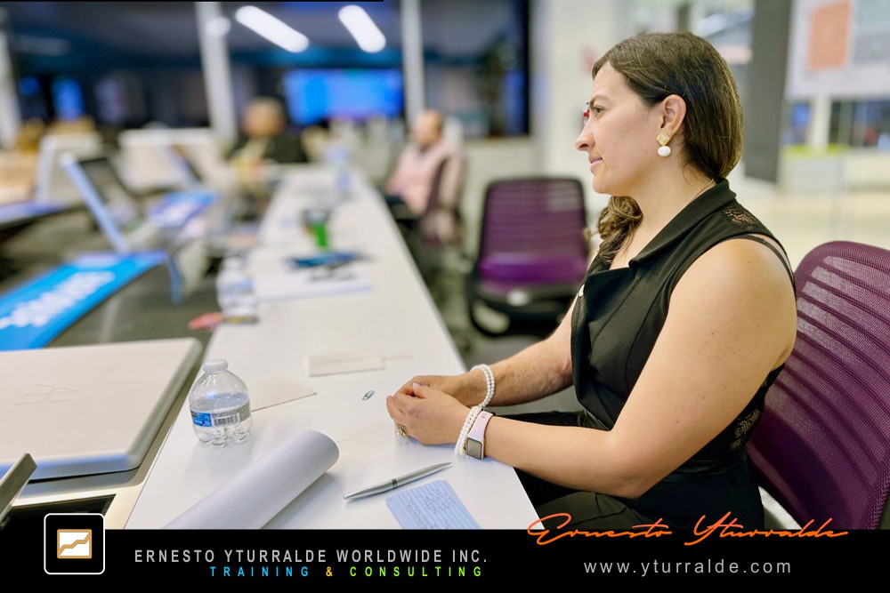 Team Building Play LATAM con ejercicios de confianza y colaboración vivencial