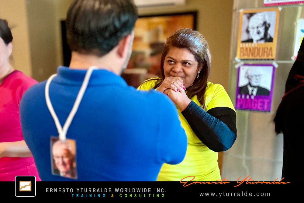 Team Building Play LATAM con actividades lúdicas y reflexivas en talleres de cuerdas