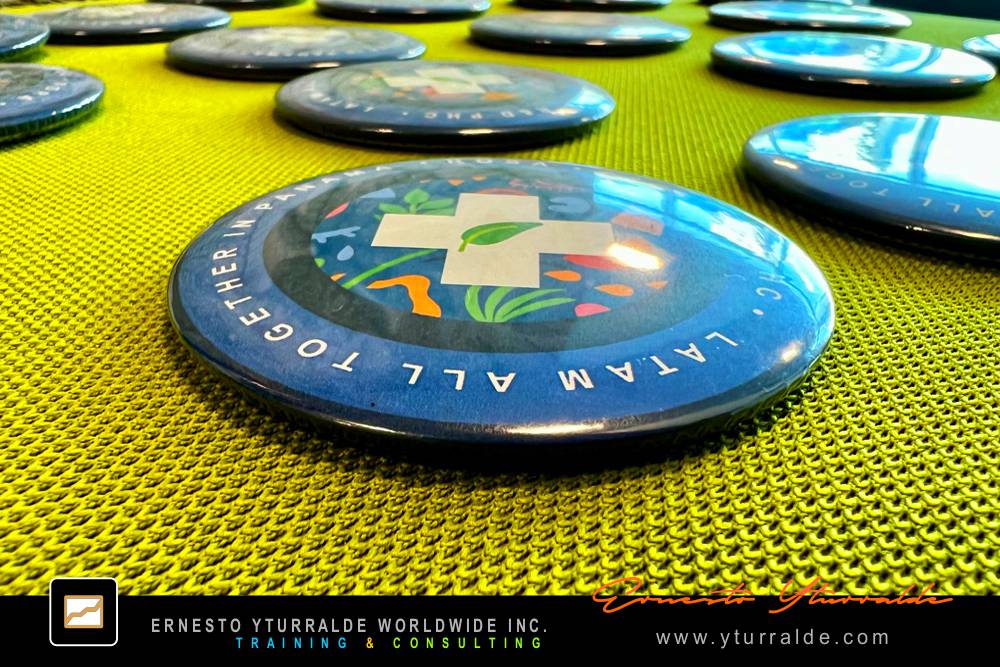 Team Building Play LATAM con desafíos de integración y colaboración en equipos