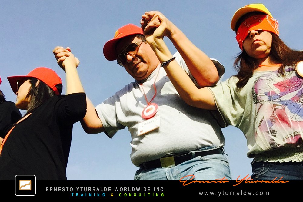 Team Building Play LATAM | Talleres de Cuerdas | Taller de Trabajo en Equipo para Empresas