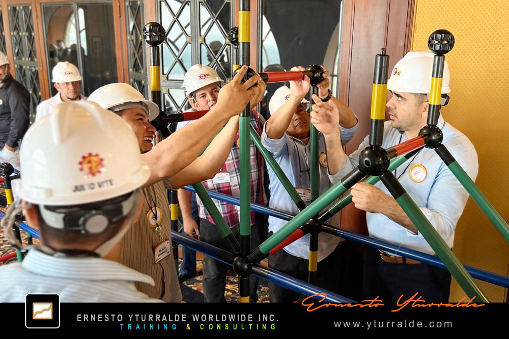 Team Building Play LATAM | Talleres de Cuerdas | Dinámicas de Grupos y Actividades para Team Building Empresarial